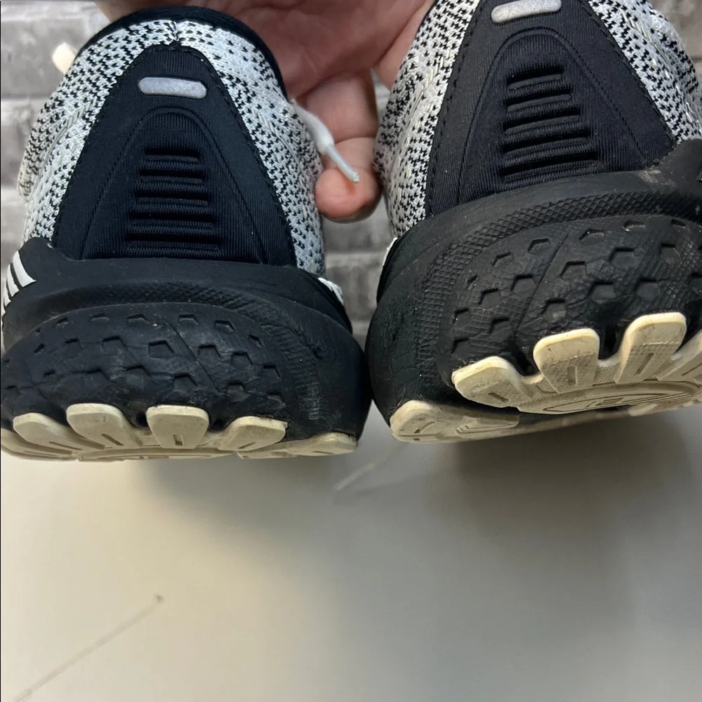 Brooks Men's Speckled Black‎ and White Athletic Shoes